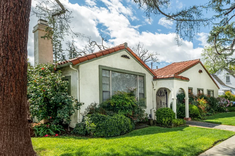 The exterior of a home in Modesto CA before being serviced by Valley Pest Solutions.